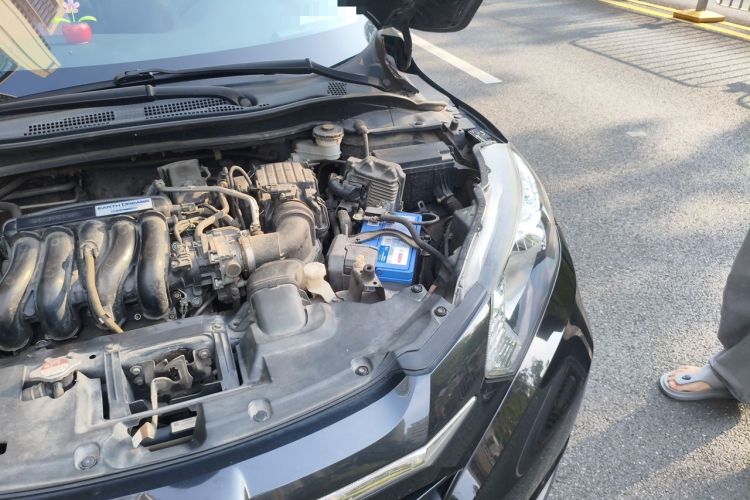 Used Honda Vezel 2017 1.5L CVT 2WD Comfort Model Engine Bay Left