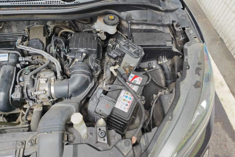 Used Honda Vezel 2017 1.5L CVT 2WD Comfort Model Engine Bay Left