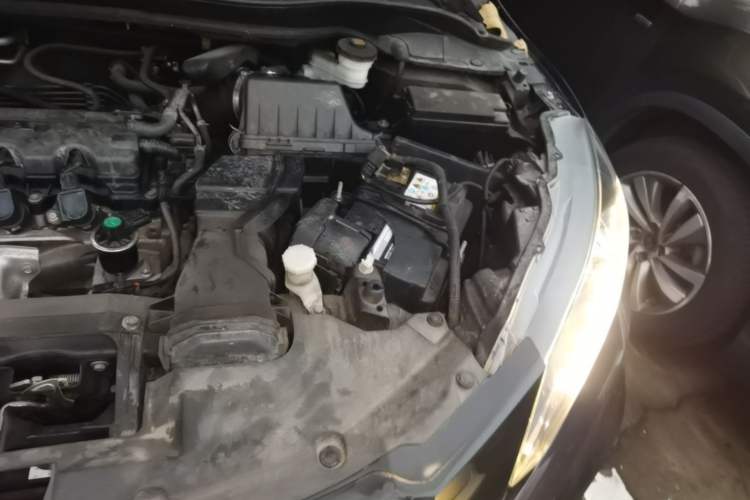 Used Honda Vezel 2017 1.8L CVT Front-Wheel Drive Pioneer Edition Engine Bay Left