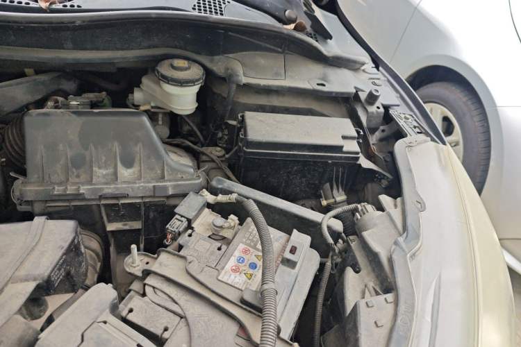 Used Honda Vezel 2017 1.8L CVT Front-Wheel Drive Pioneer Edition Engine Bay Left