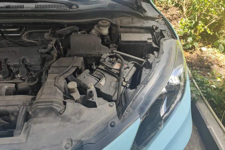 Used Honda Vezel 2017 1.8L CVT Front-Wheel Drive Pioneer Edition Engine Bay Left