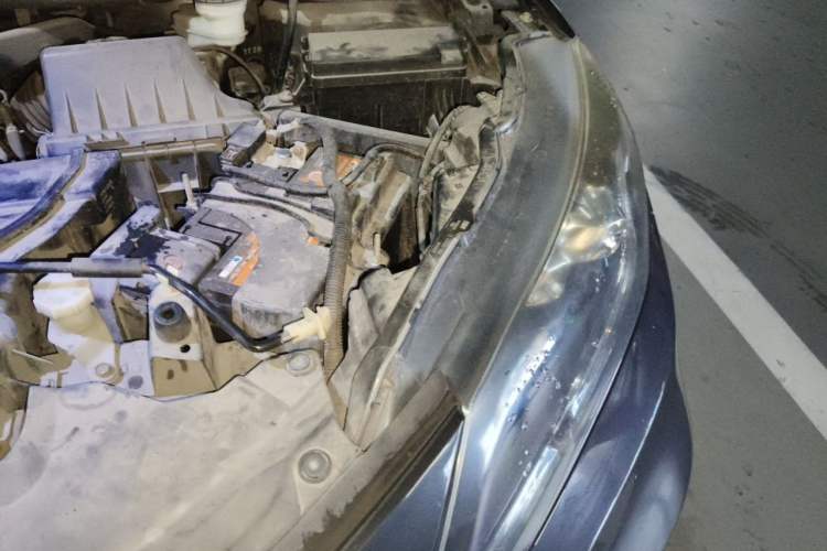 Used Honda Vezel 2017 1.8L CVT Front-Wheel Drive Pioneer Edition Engine Bay Left