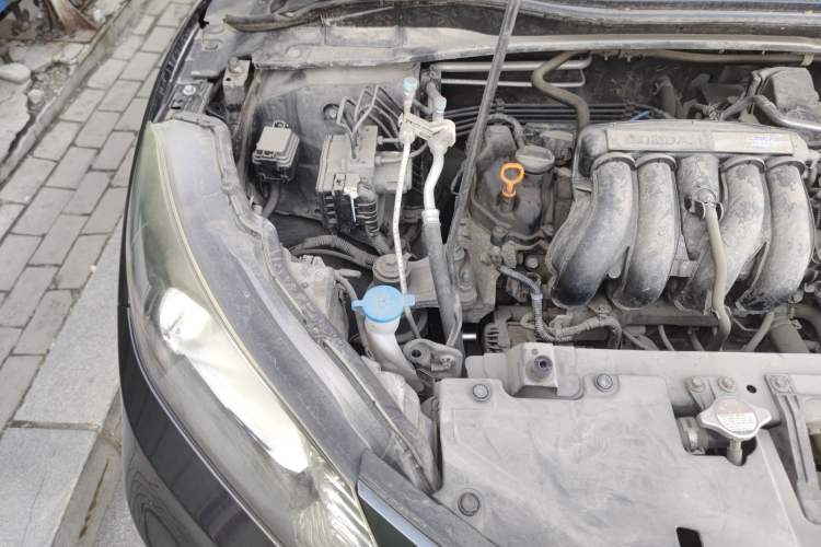 Used Honda Vezel 2017 1.5L CVT 2WD Comfort Model Engine Bay Right