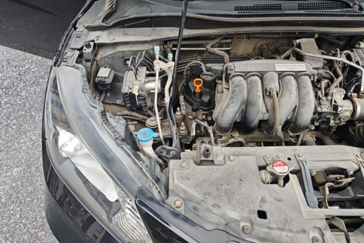 Used Honda Vezel 2017 1.5L CVT 2WD Comfort Model Engine Bay Right