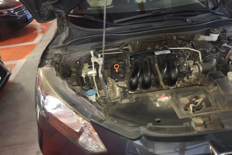 Used Honda Vezel 2017 1.5L CVT 2WD Comfort Model Engine Bay Right