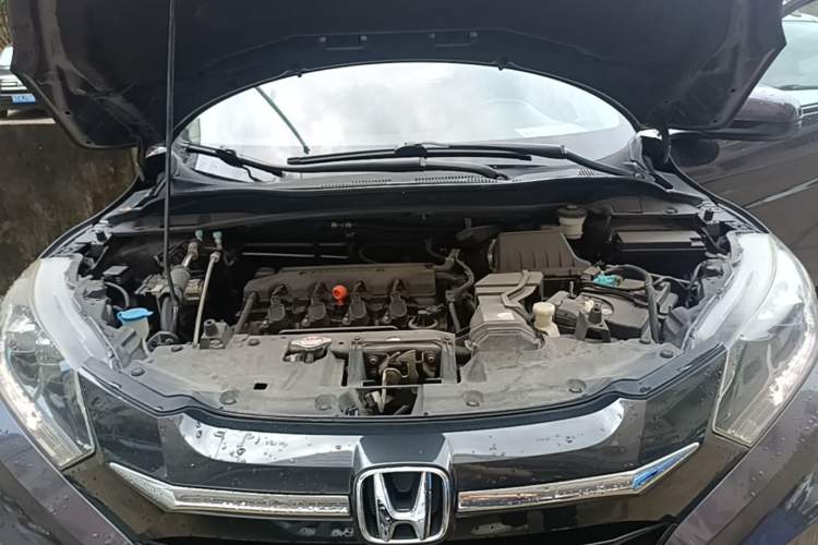 Used Honda Vezel 2017 1.8L CVT Front-Wheel Drive Pioneer Edition Engine Bay