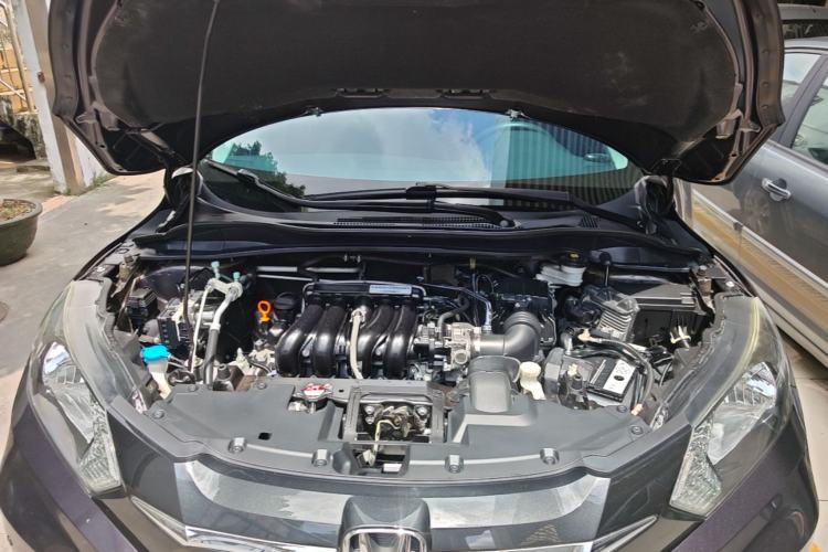 Used Honda Vezel 2017 1.5L CVT 2WD Comfort Model Engine Bay