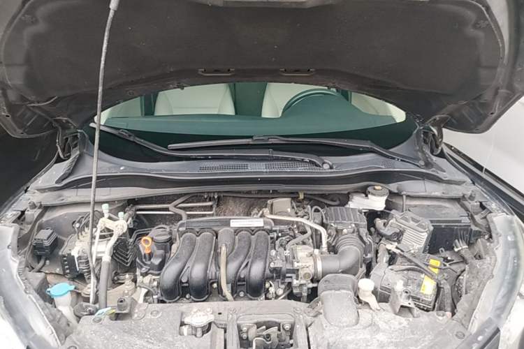 Used Honda Vezel 2017 1.5L CVT 2WD Comfort Model Engine Bay