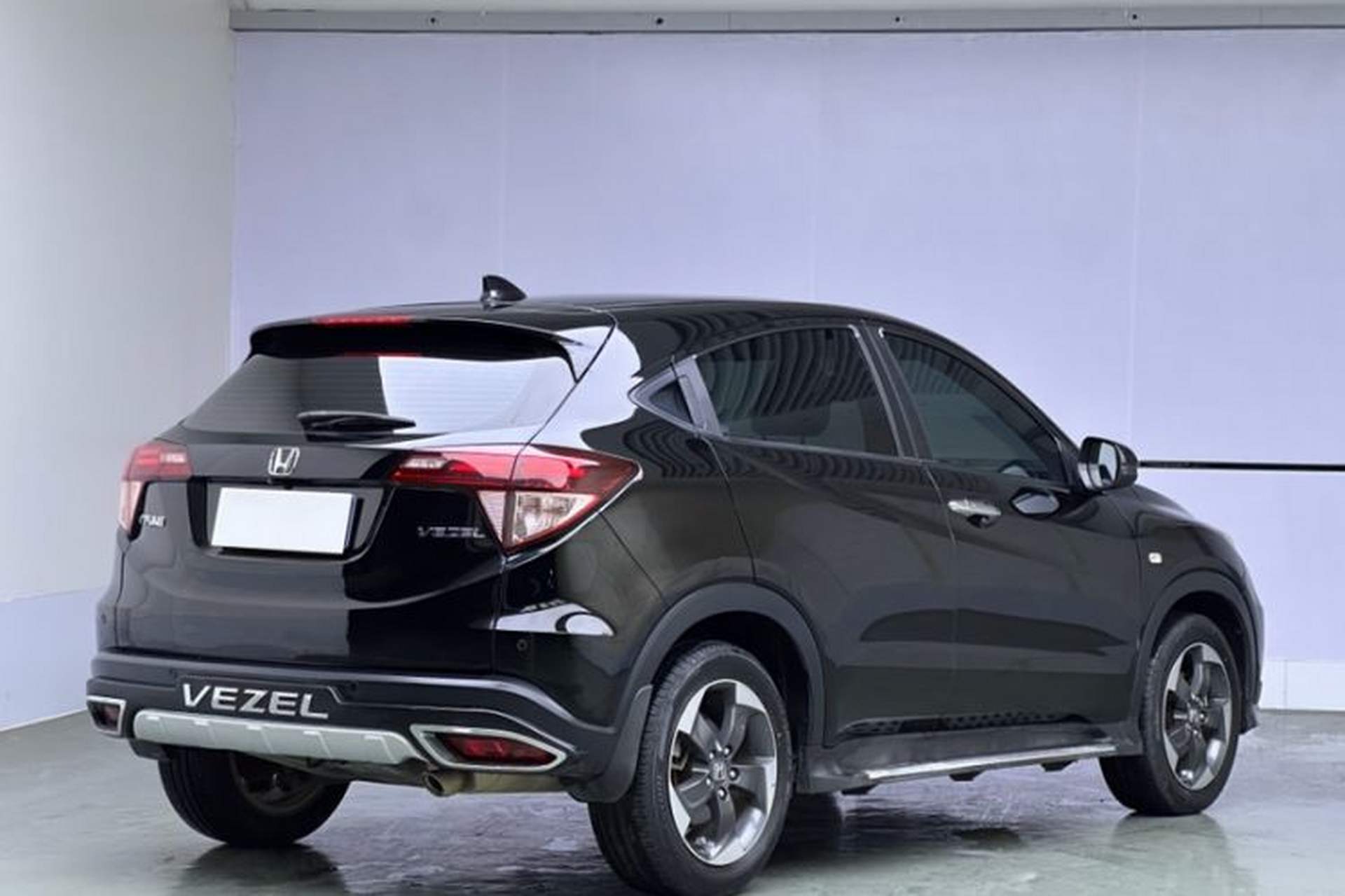 Used Honda Vezel 2017 1.8L CVT Front-Wheel Drive Pioneer Edition Exterior 1