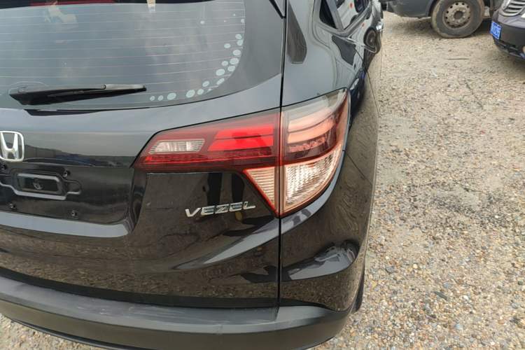 Used Honda Vezel 2017 1.8L CVT Front-Wheel Drive Pioneer Edition Exterior 1
