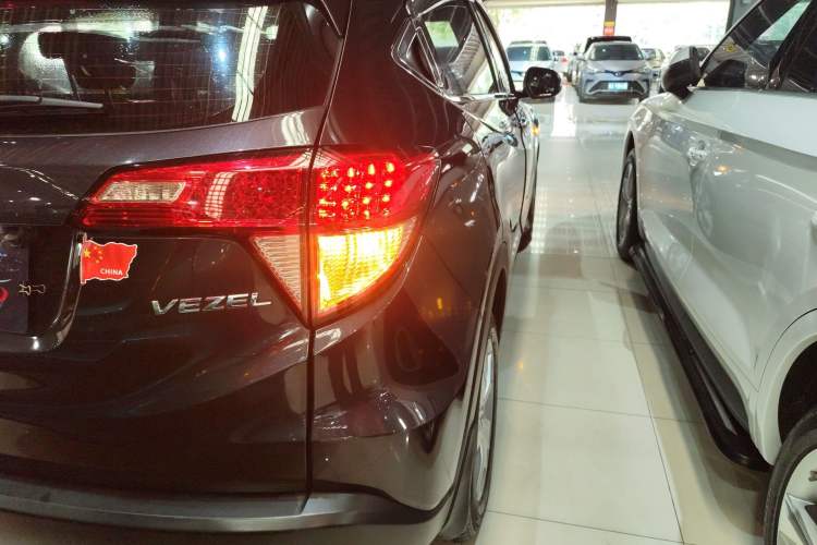 Used Honda Vezel 2017 1.5L CVT 2WD Comfort Model Exterior 3