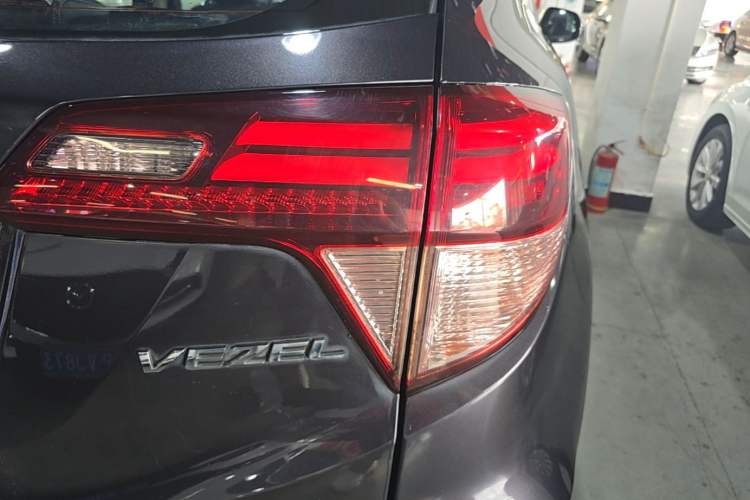 Used Honda Vezel 2017 1.5L CVT 2WD Comfort Model Exterior 3