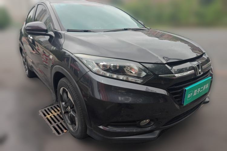 Used Honda Vezel 2017 1.8L CVT Front-Wheel Drive Pioneer Edition Front Right 45 Deg