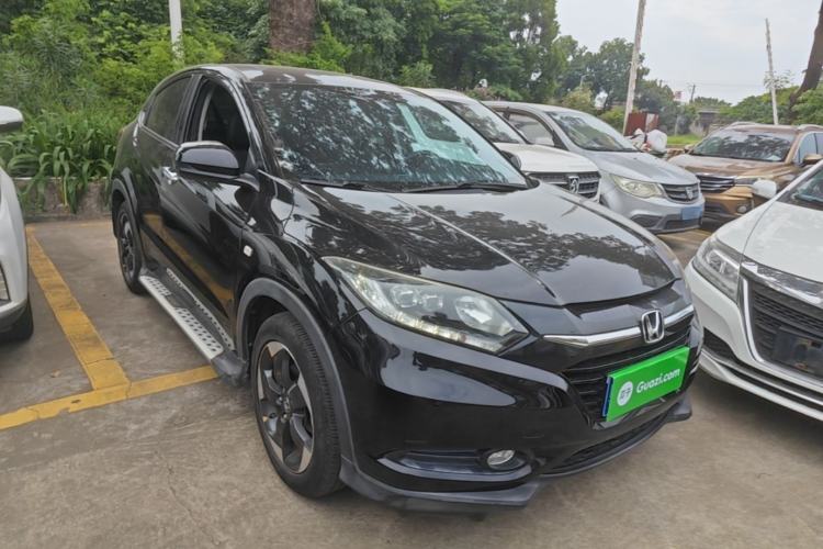 Used Honda Vezel 2017 1.8L CVT Front-Wheel Drive Pioneer Edition Front Right 45 Deg