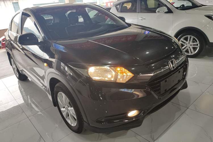 Used Honda Vezel 2017 1.5L CVT 2WD Comfort Model Front Right 45 Deg