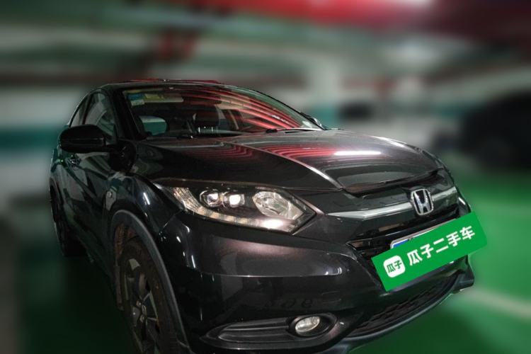 Used Honda Vezel 2017 1.8L CVT Front-Wheel Drive Pioneer Edition Front Right 45 Deg