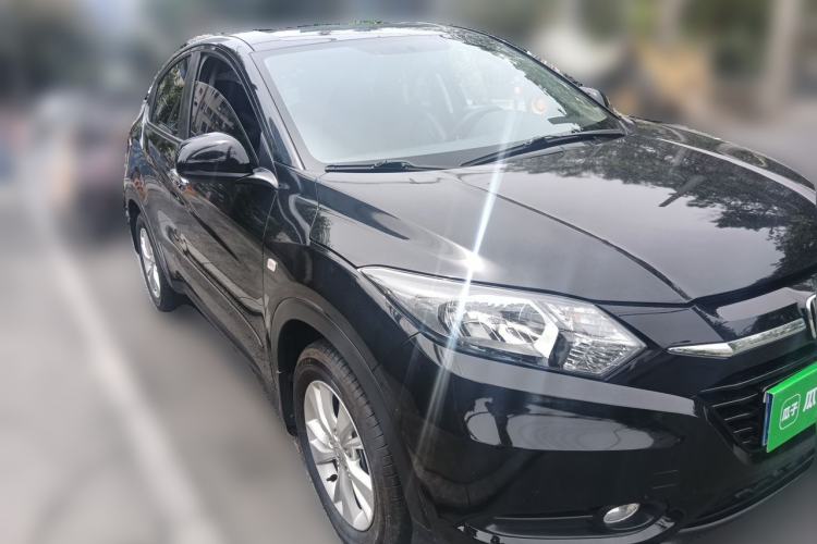 Used Honda Vezel 2017 1.5L CVT 2WD Comfort Model Front Right 45 Deg
