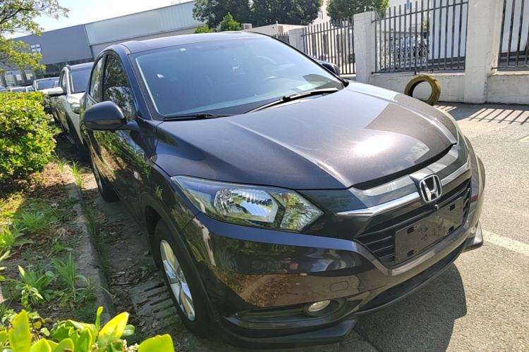 Used Honda Vezel 2017 1.5L CVT 2WD Comfort Model Front Right 45 Deg