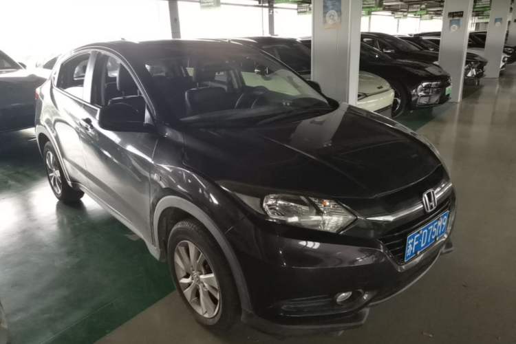 Used Honda Vezel 2017 1.5L CVT 2WD Comfort Model Front Right 45 Deg