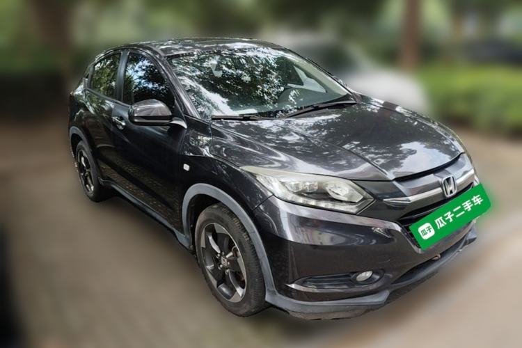 Used Honda Vezel 2017 1.8L CVT Front-Wheel Drive Pioneer Edition Front Right 45 Deg