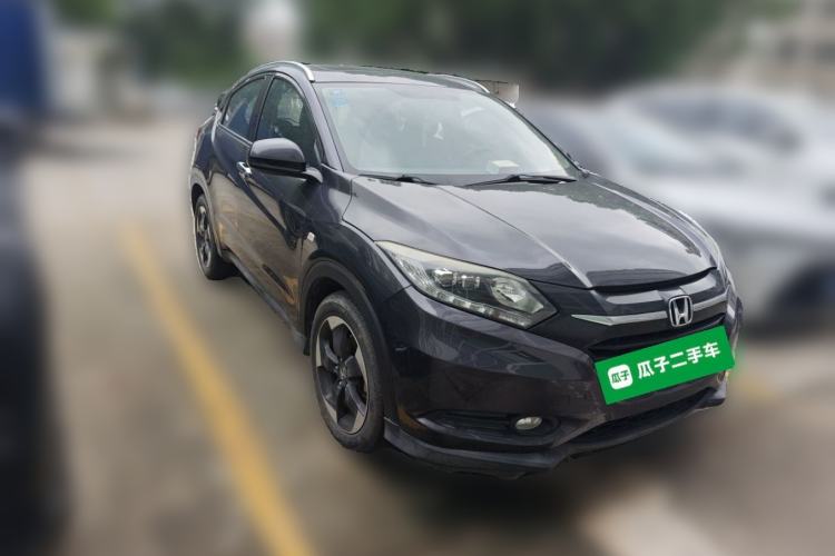 Used Honda Vezel 2017 1.8L CVT Front-Wheel Drive Pioneer Edition Front Right 45 Deg