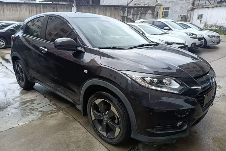 Used Honda Vezel 2017 1.8L CVT Front-Wheel Drive Pioneer Edition Front Right 45 Deg