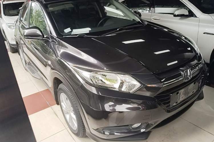 Used Honda Vezel 2017 1.5L CVT 2WD Comfort Model Front Right 45 Deg