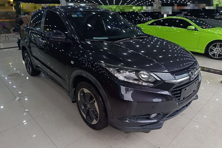 Used Honda Vezel 2017 1.8L CVT Front-Wheel Drive Pioneer Edition Front Right 45 Deg