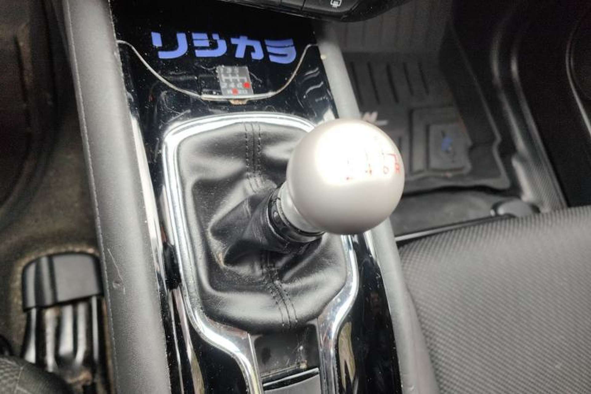 Used Honda Vezel 2017 1.5L manual two-wheel drive Comfort trim level Gear Lever