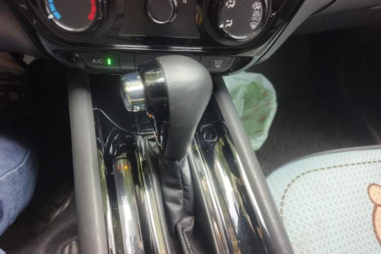 Used Honda Vezel 2017 1.5L CVT 2WD Comfort Model Gear Lever