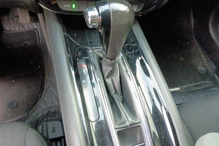 Used Honda Vezel 2017 1.5L CVT 2WD Comfort Model Gear Lever