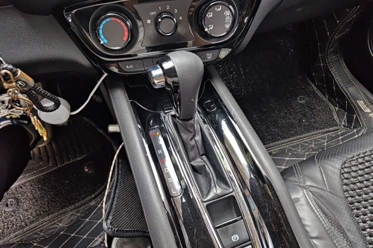 Used Honda Vezel 2017 1.5L CVT 2WD Comfort Model Gear Lever