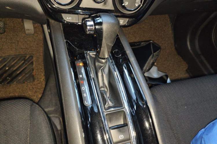 Used Honda Vezel 2017 1.5L CVT 2WD Comfort Model Gear Lever
