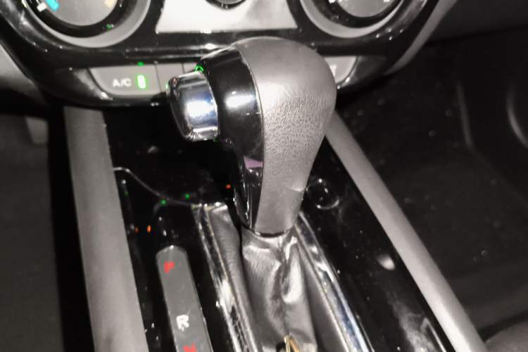 Used Honda Vezel 2017 1.8L CVT Front-Wheel Drive Pioneer Edition Gear Lever