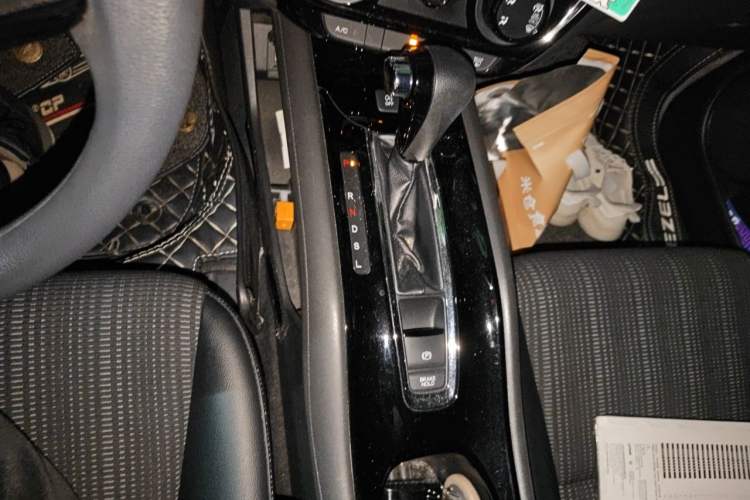 Used Honda Vezel 2017 1.8L CVT Front-Wheel Drive Pioneer Edition Gear Lever