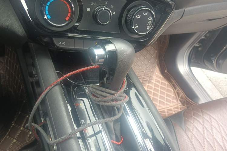 Used Honda Vezel 2017 1.5L CVT 2WD Comfort Model Gear Lever