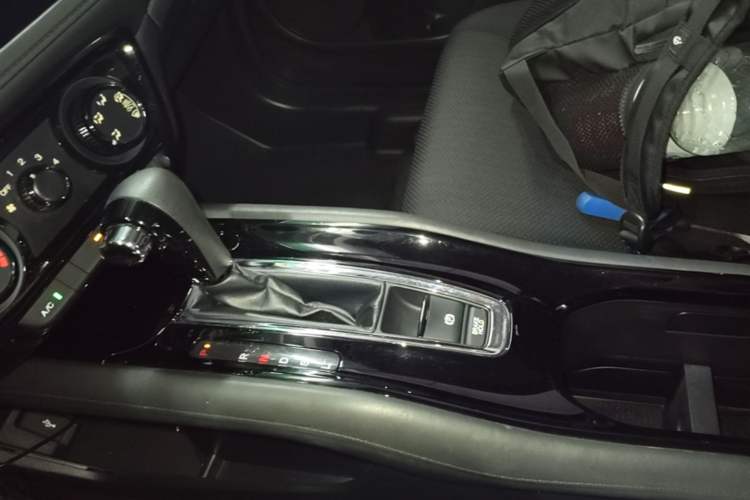 Used Honda Vezel 2017 1.5L CVT 2WD Comfort Model Gear Lever