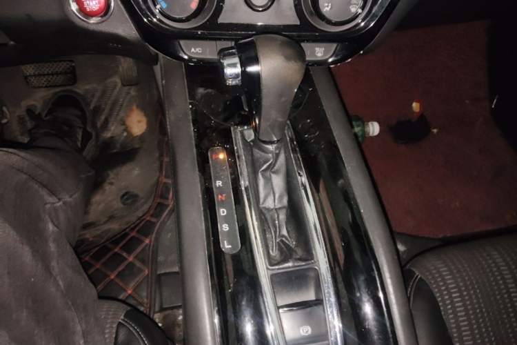 Used Honda Vezel 2017 1.8L CVT Front-Wheel Drive Pioneer Edition Gear Lever