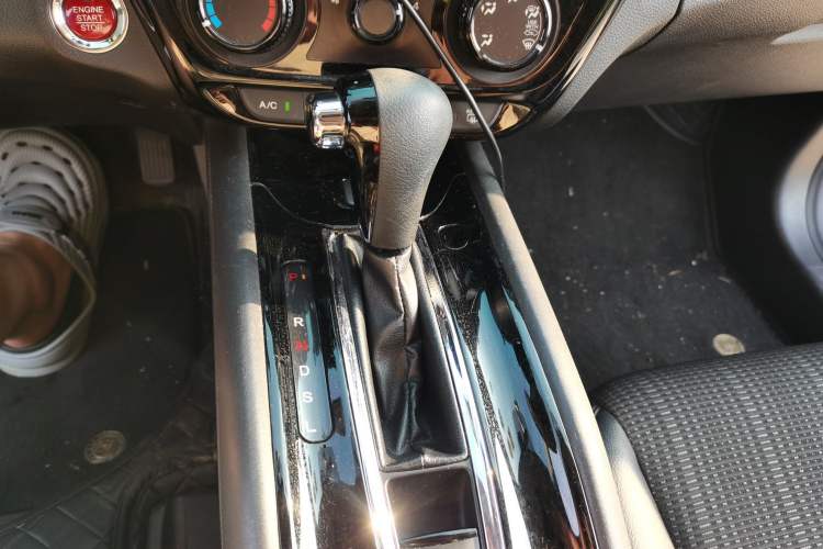 Used Honda Vezel 2017 1.8L CVT Front-Wheel Drive Pioneer Edition Gear Lever