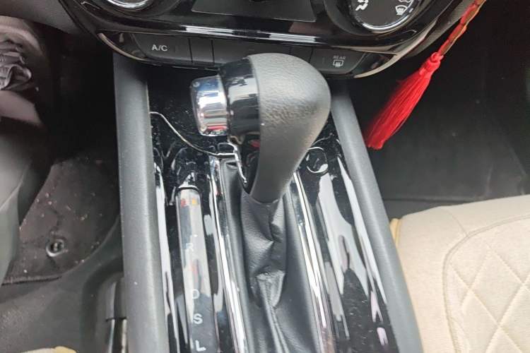 Used Honda Vezel 2017 1.5L CVT 2WD Comfort Model Gear Lever