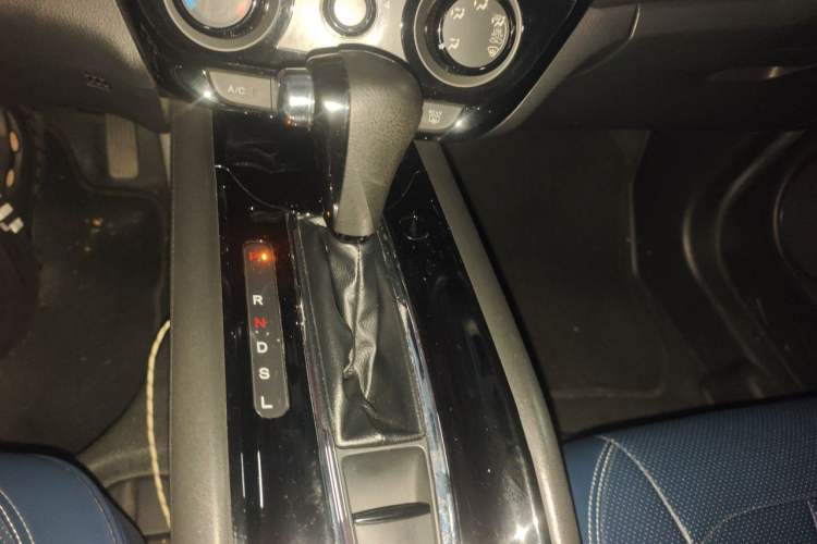 Used Honda Vezel 2017 1.5L CVT 2WD Comfort Model Gear Lever