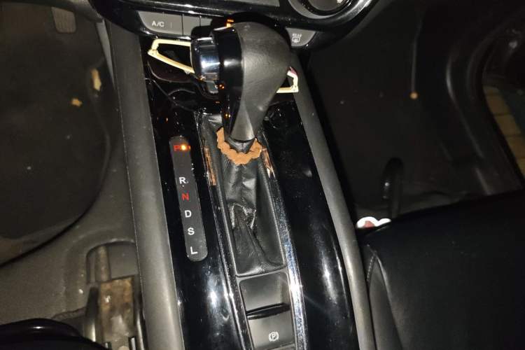 Used Honda Vezel 2017 1.8L CVT Front-Wheel Drive Pioneer Edition Gear Lever