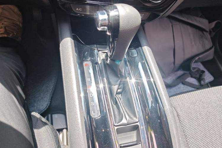 Used Honda Vezel 2017 1.5L CVT 2WD Comfort Model Gear Lever
