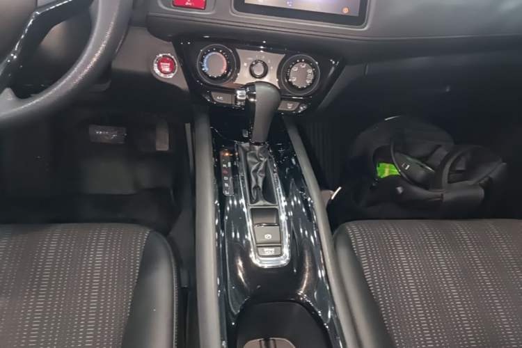 Used Honda Vezel 2017 1.8L CVT Front-Wheel Drive Pioneer Edition Gear Lever