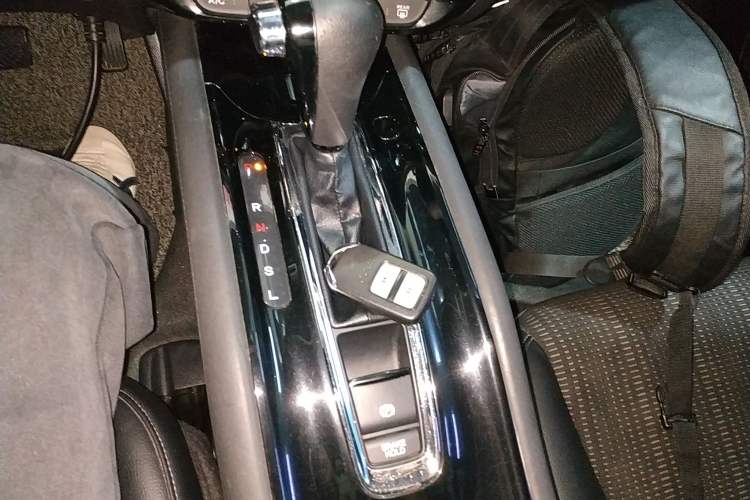 Used Honda Vezel 2017 1.8L CVT 2WD Elite Model Gear Lever