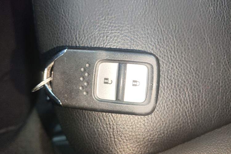 Used Honda Vezel 2017 1.8L CVT Front-Wheel Drive Pioneer Edition Interior 1