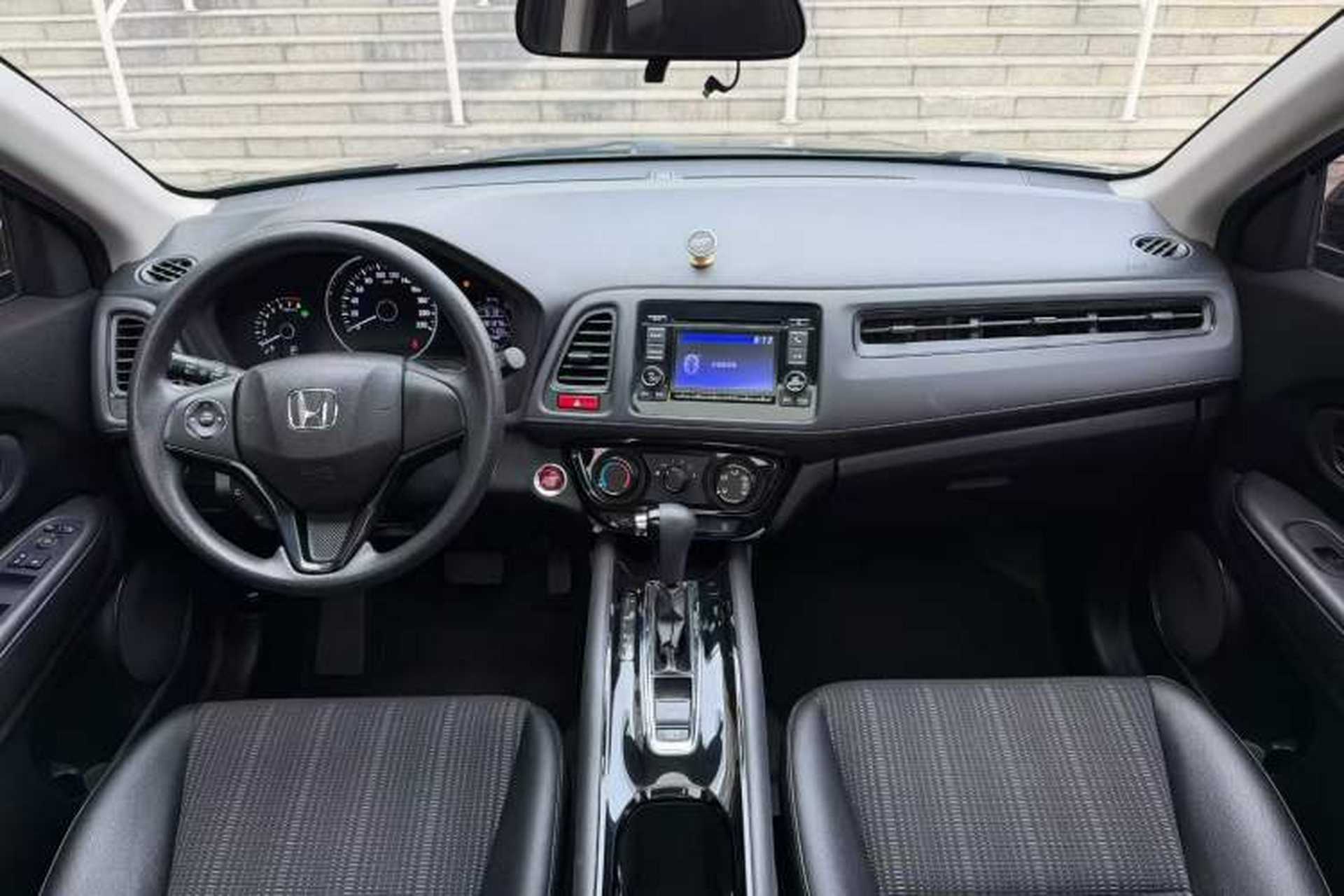 Used Honda Vezel 2017 1.8L CVT Front-Wheel Drive Pioneer Edition Interior 1