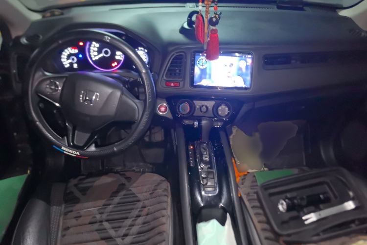 Used Honda Vezel 2017 1.8L CVT Front-Wheel Drive Pioneer Edition Interior 2