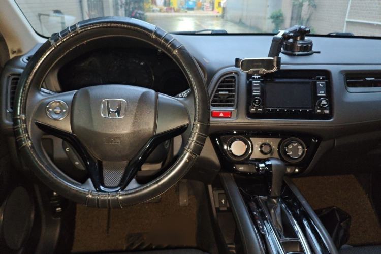 Used Honda Vezel 2017 1.5L CVT 2WD Comfort Model Interior 2