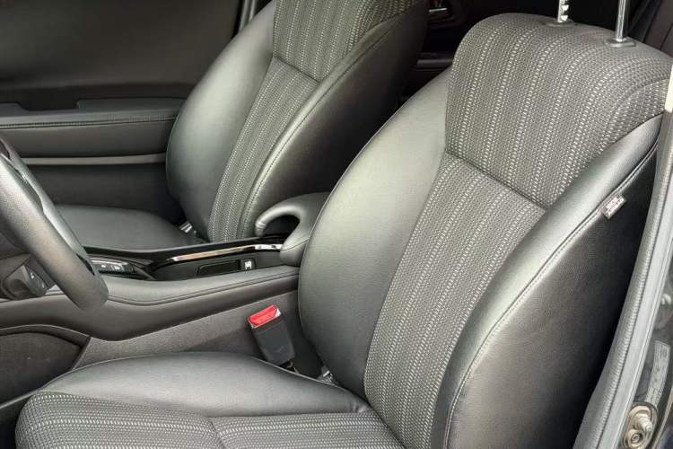 Used Honda Vezel 2017 1.8L CVT Front-Wheel Drive Pioneer Edition Interior 2
